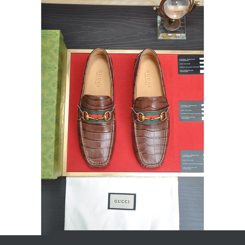 G*u*i leather shoes